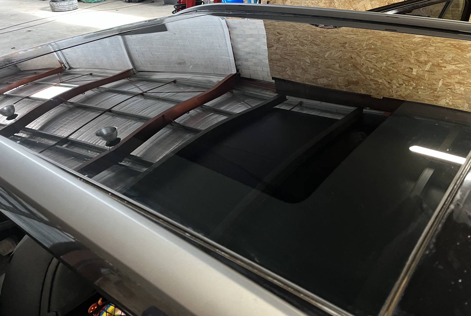 film solaire sur toit panoramique sur citroen c4 picasso dans le var à brignoles