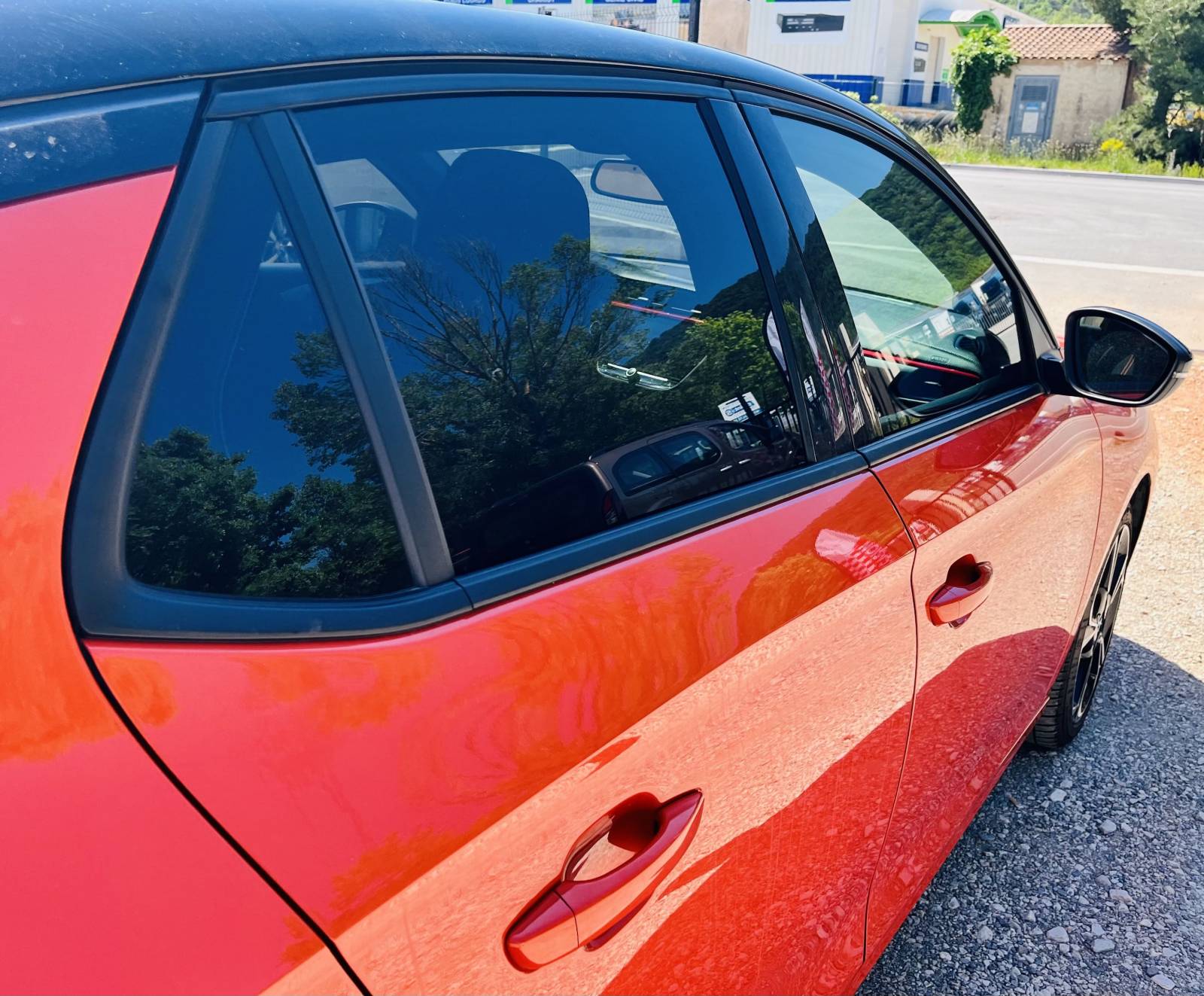 trouver un professionnel pour film solaire sur opel corsa dans le var près de cuers