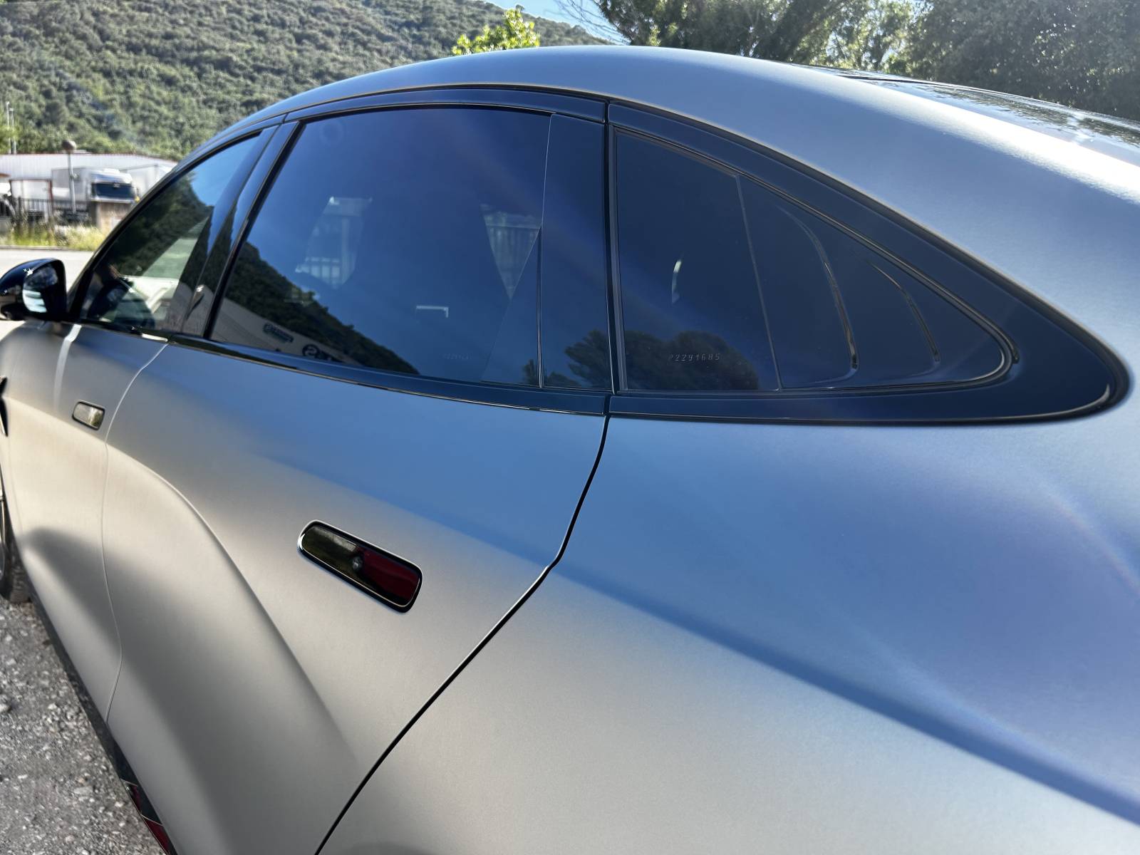 Pose complète de film teinté sur une BYD SEAL à Brignoles près dee Hyères dans le Var