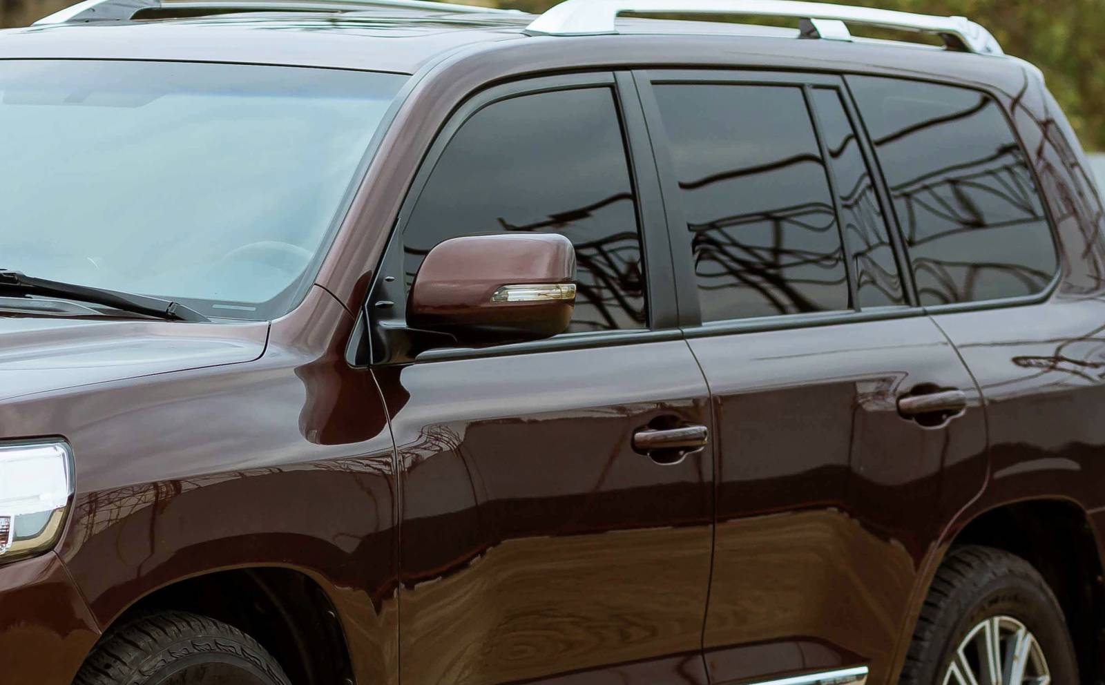 Pose complète de film teinté sur un Toyota à Brignoles dans le Var près de La Garde