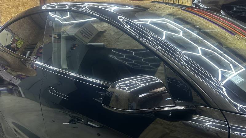 film teinté sur une tesla dans le var