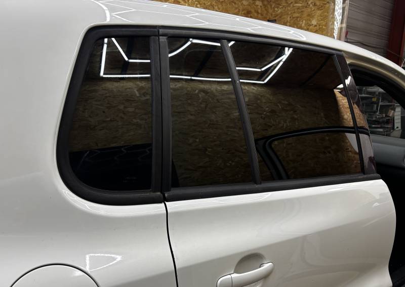 pose vitres teintées volkswagen tiguan dans le var 