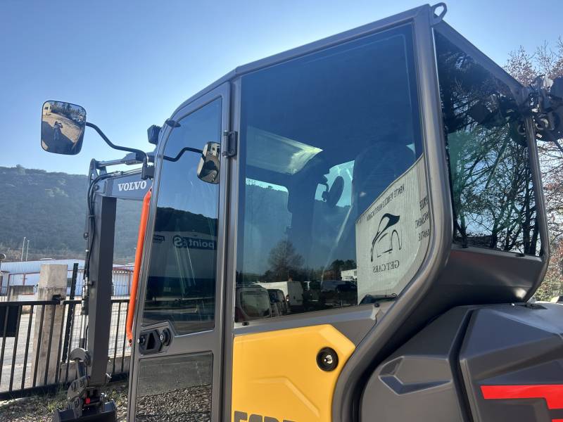 vitres teintées sur véhicule de chantier dans le var