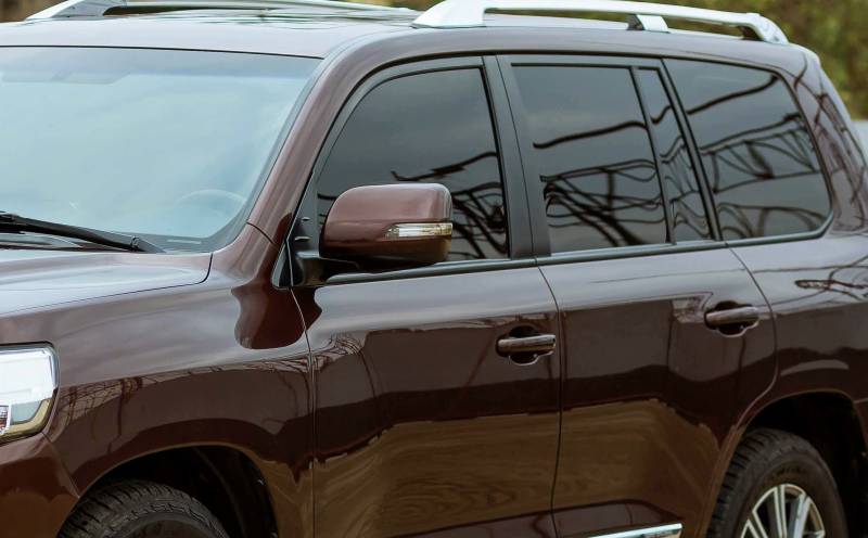 Pose complète de film teinté sur un Toyota à Brignoles dans le Var près de La Garde