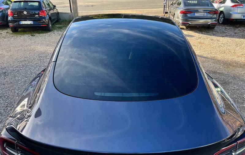 vitres teintées sur une tesla dans le var
