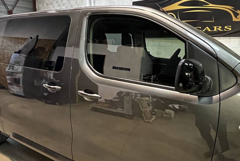 réalisation pose de film solaire sur un utilitaire citroen jumpy dans le 83